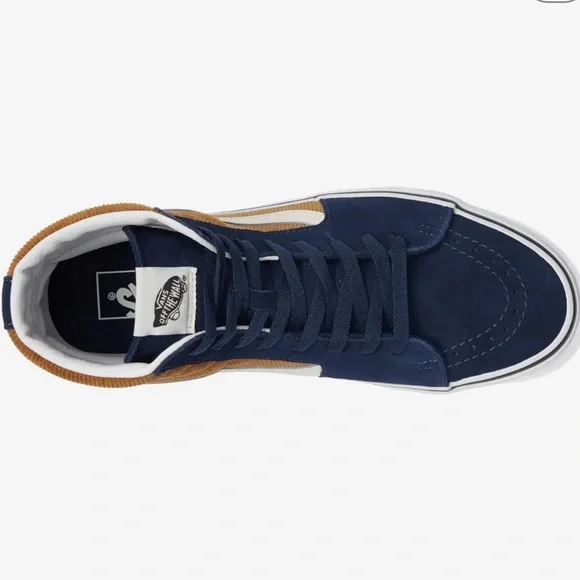 Vans Men’s Sk8-Hi
Mini Cord Blue/Brown
VN0007NS0BO
Sneakers
CORDUROY - Picture 3 of 16